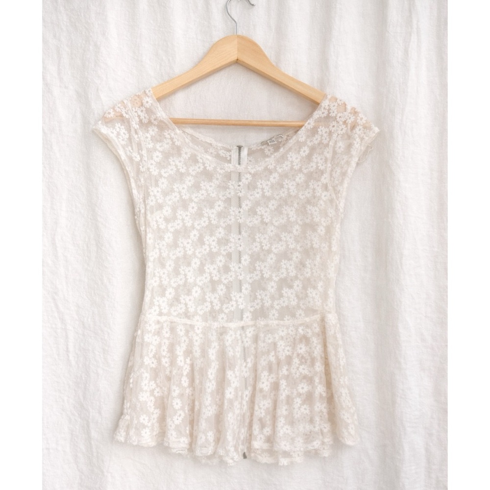 American Eagle Outfitters Cream Peplum Blouse with Cap Sleeves 🤍